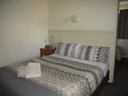 Kaniva Midway Motel