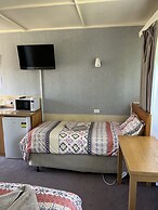 Kaniva Midway Motel