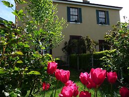 Blakes Manor Self Contained Heritage Accommodation