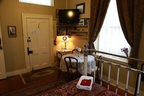 Blakes Manor Self Contained Heritage Accommodation