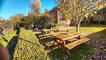 Blakes Manor Self Contained Heritage Accommodation