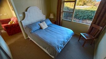 Blakes Manor Self Contained Heritage Accommodation