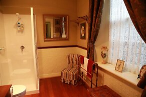 Blakes Manor Self Contained Heritage Accommodation