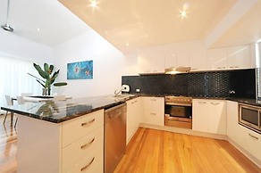 Pinnacle Apartments Hamilton Island