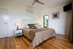 Pinnacle Apartments Hamilton Island