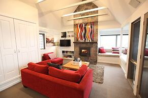 Points South By The Sea