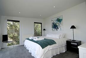 Points South By The Sea