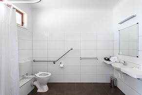 Mariners Cove at Paynesville Motel & Apartments