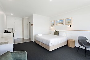 Mariners Cove at Paynesville Motel & Apartments