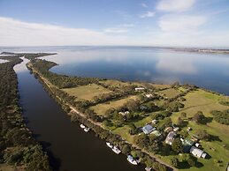 Mariners Cove at Paynesville Motel & Apartments