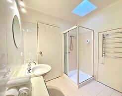 Mariners Cove at Paynesville Motel & Apartments