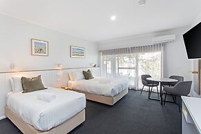 Mariners Cove at Paynesville Motel & Apartments