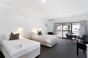 Mariners Cove at Paynesville Motel & Apartments