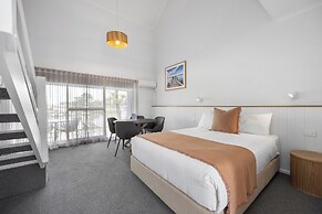 Mariners Cove at Paynesville Motel & Apartments