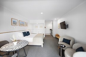 Mariners Cove at Paynesville Motel & Apartments