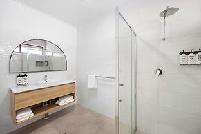 Mariners Cove at Paynesville Motel & Apartments