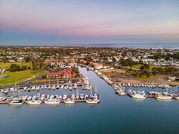 Mariners Cove at Paynesville Motel & Apartments