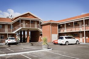 Courtyard Motor Inn