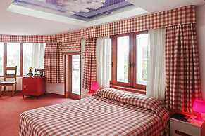 Thang Long Espana Hotel