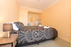 The Esplanade Kingston Beach - Beachfront