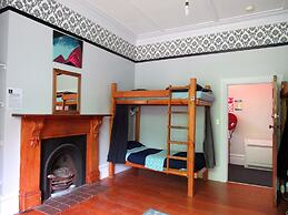 The White Elephant Accommodation - Hostel