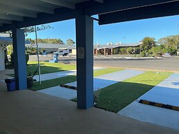 Moore Park Beach Motel