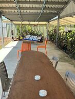 Moore Park Beach Motel