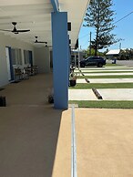 Moore Park Beach Motel