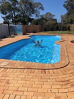 Moore Park Beach Motel