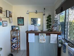 Moore Park Beach Motel