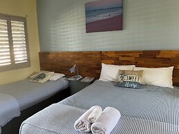 Moore Park Beach Motel
