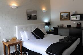 Norwood House Motel & Reception Centre