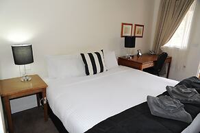 Norwood House Motel & Reception Centre