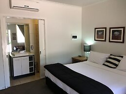 Norwood House Motel & Reception Centre