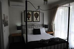 Norwood House Motel & Reception Centre