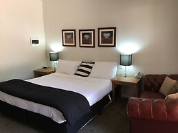 Norwood House Motel & Reception Centre