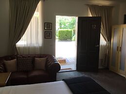 Norwood House Motel & Reception Centre