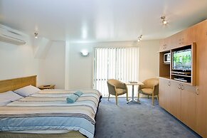 Anchorage Motel and Villas