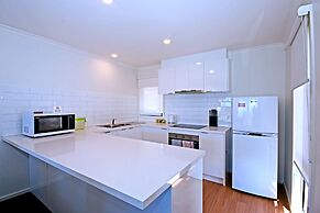 Anchorage Motel and Villas