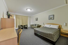 Golden Guitar Motor Inn