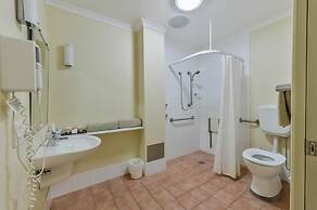 Golden Guitar Motor Inn