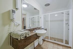 Golden Guitar Motor Inn