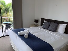 Meridian Alex Beach Apartments