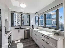 Meridian Alex Beach Apartments