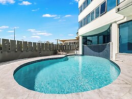 Meridian Alex Beach Apartments