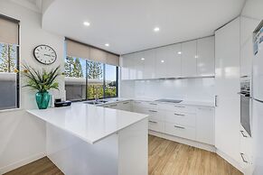 Meridian Alex Beach Apartments