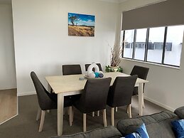 Meridian Alex Beach Apartments