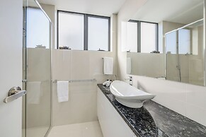 Meridian Alex Beach Apartments