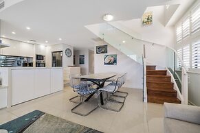 Meridian Alex Beach Apartments