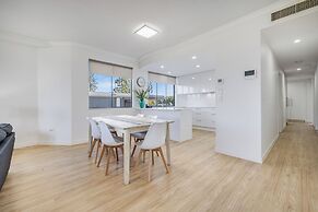 Meridian Alex Beach Apartments